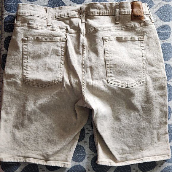 Goodfellow shorts size 42 - Picture 2 of 2